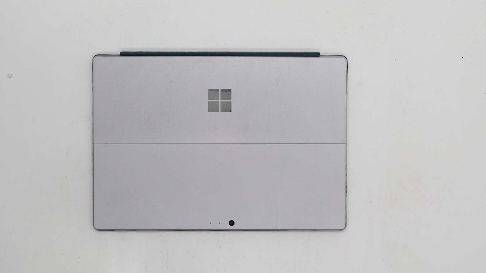 Microsoft Surface Pro 12″ i7-7660u 8GB 256GB – Fair READ DESC