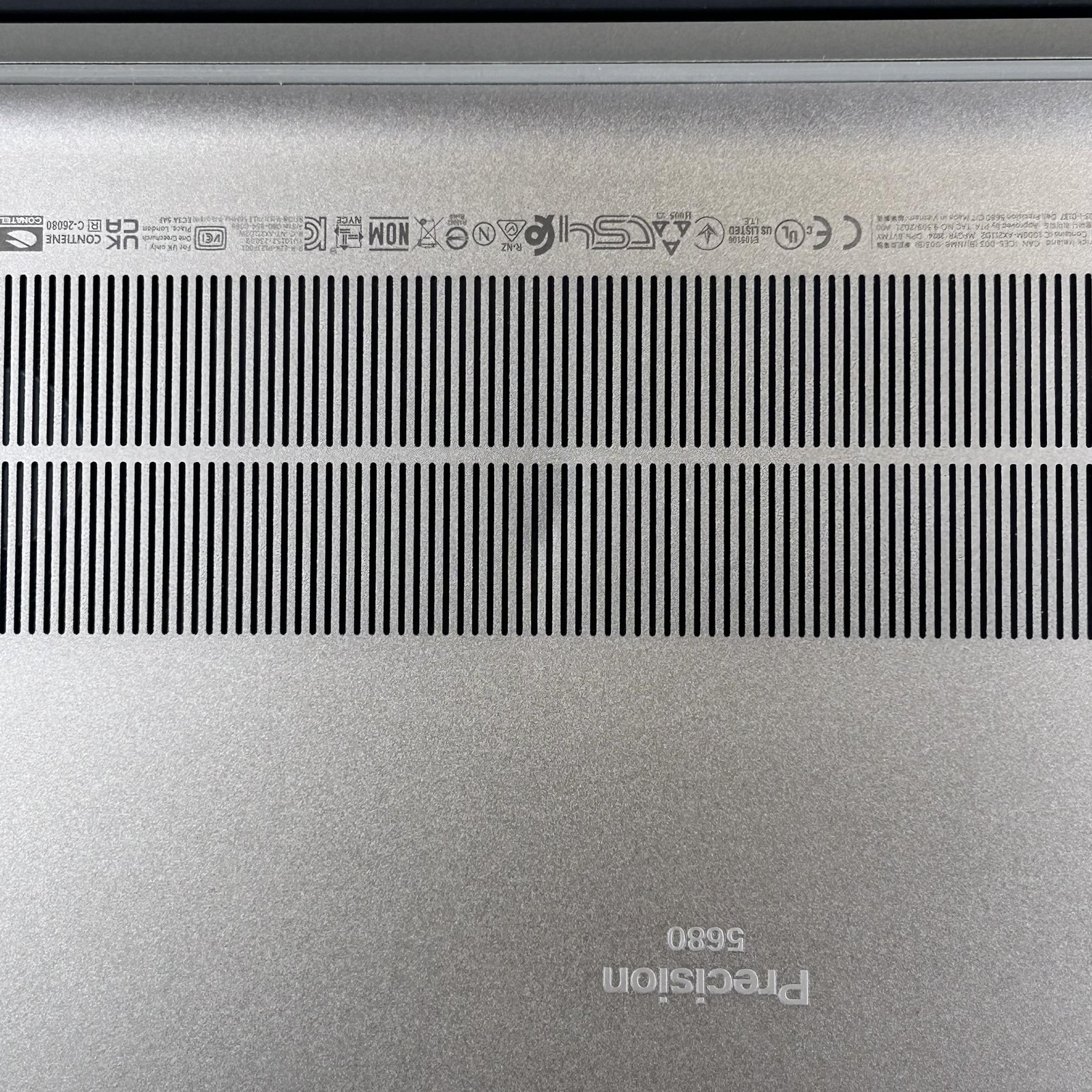 Dell Precision 5680 16 Gray FHD+ 2.5 GHz i7-13800H 16GB 512GB SSD RTX 2000 Ada