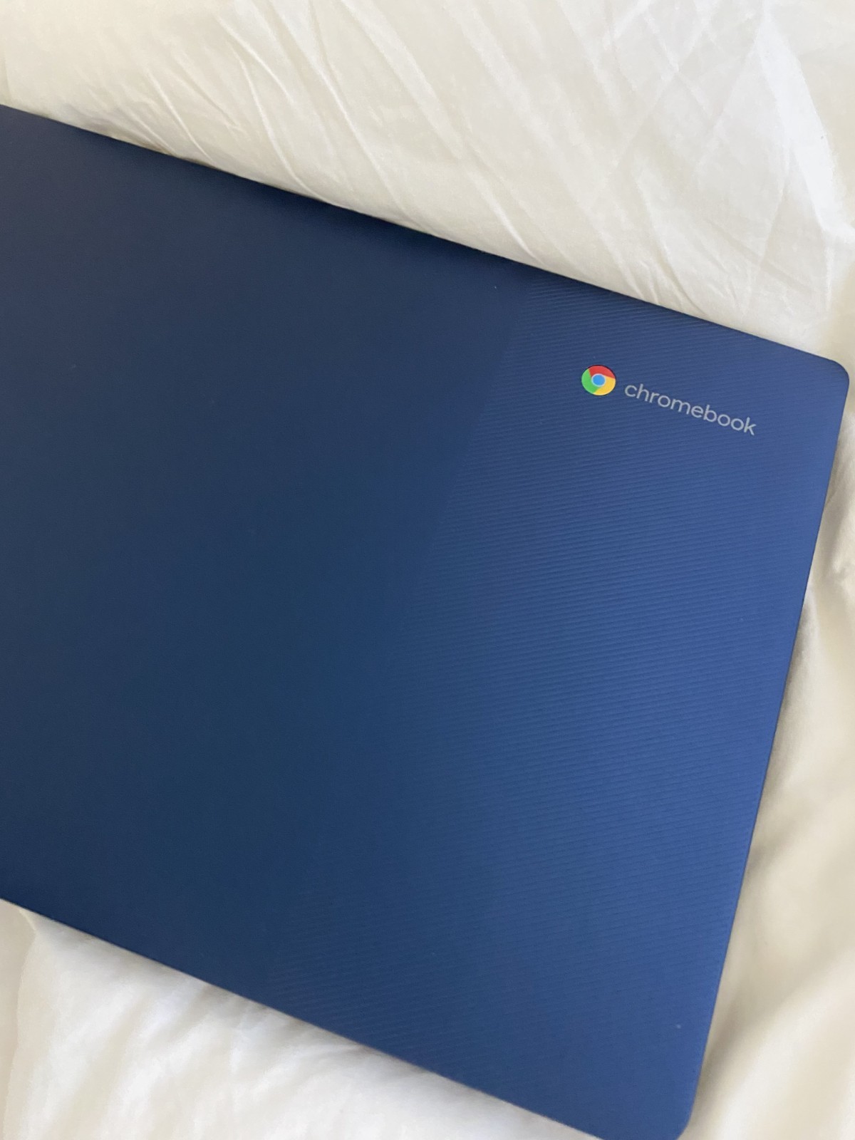 Lenovo IdeaPad Slim 3 Chromebook Laptop – 14″ Full HD Touchscreen Laptop