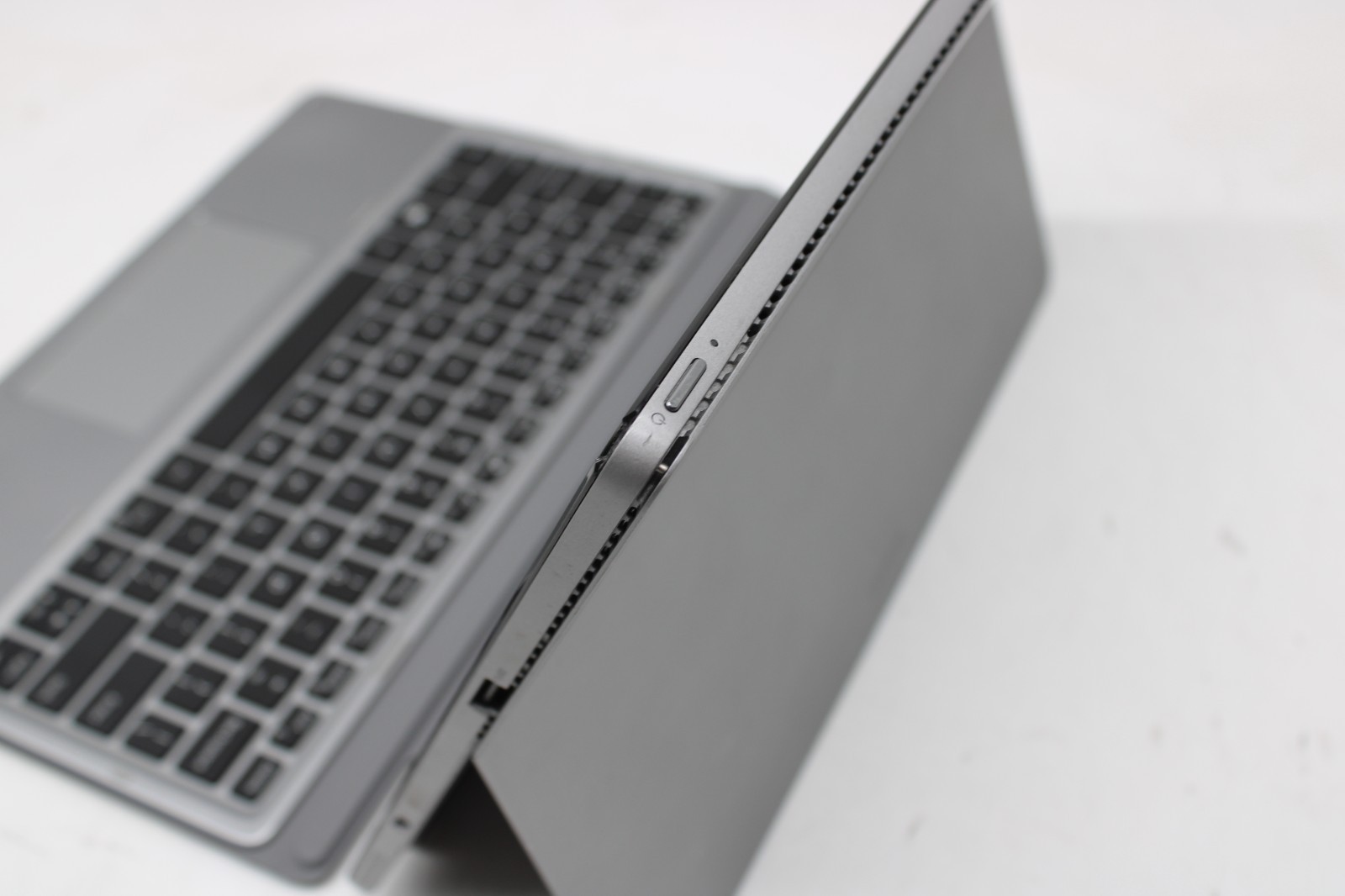 Dell Latitude 7200 2-in-1 – Touch, W11 Pro, 256GB NVMe, 8GB RAM, Intel i5-8365U