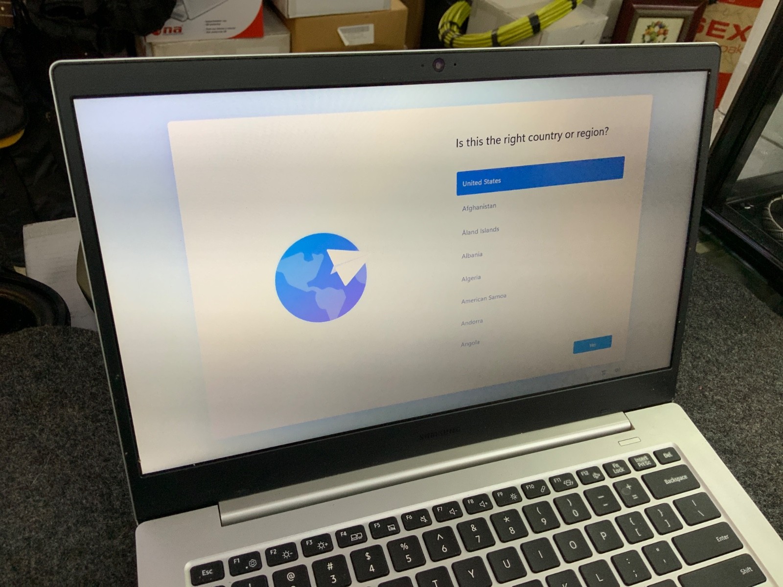 SAMSUNG NP545XLA QUALCOMM SNAPDRAGON 8CX GEN 2 @ 3.5GHz,8GB RAM, 128GB SSD