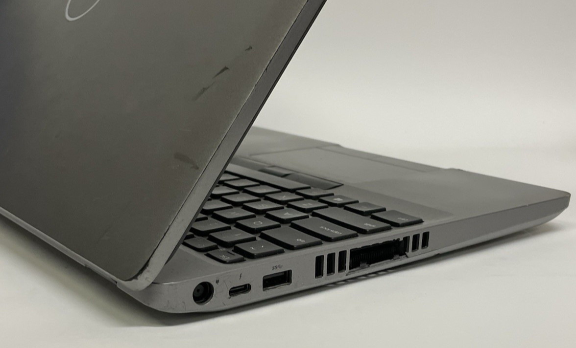 Dell Latitude 5511 Laptop 15.6″ Core i5-10400H @2.60GHz – NO RAM – NO SSD / OS