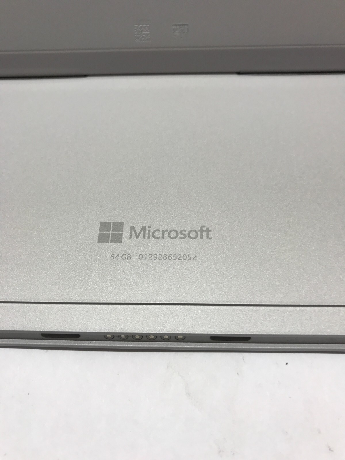 Microsoft Surface 3 1645 10.8″ Intel Atom 4GB RAM 64GB SSD Windows 10 Cracked DW