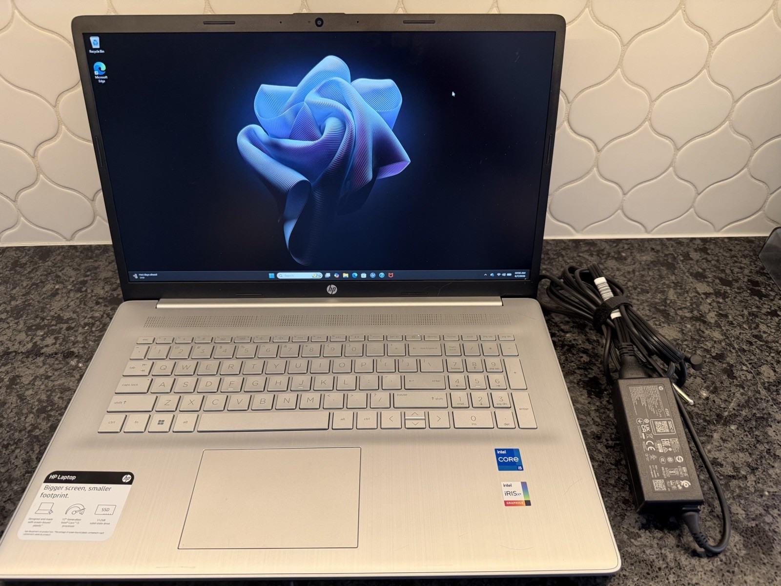 HP Laptop 17-cn2xxx. Intel(R) Core(TM) i5-1235U. 12Gb RAM. 500Gb NVMe SSD. Works
