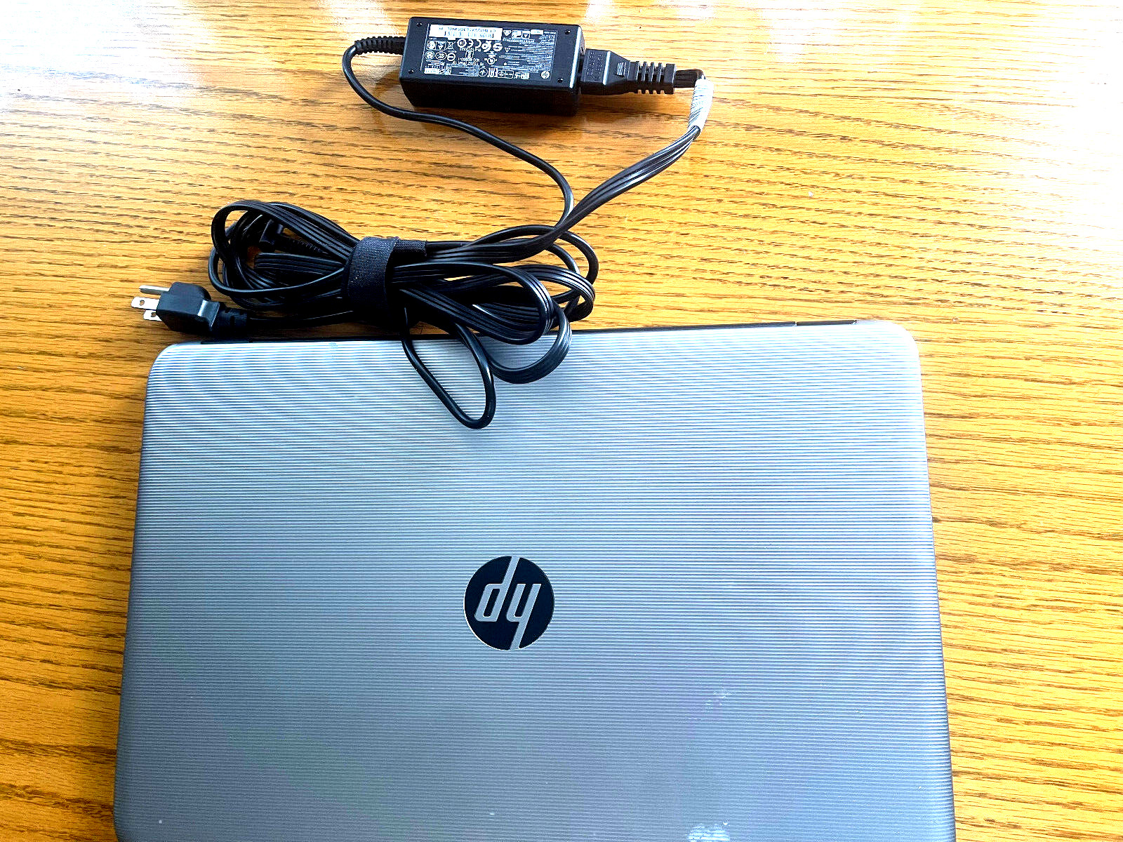 HP Laptop Inter(R) Core(TM) i3-7200U CPU Speed-2.50GHz, RAM 8 GB