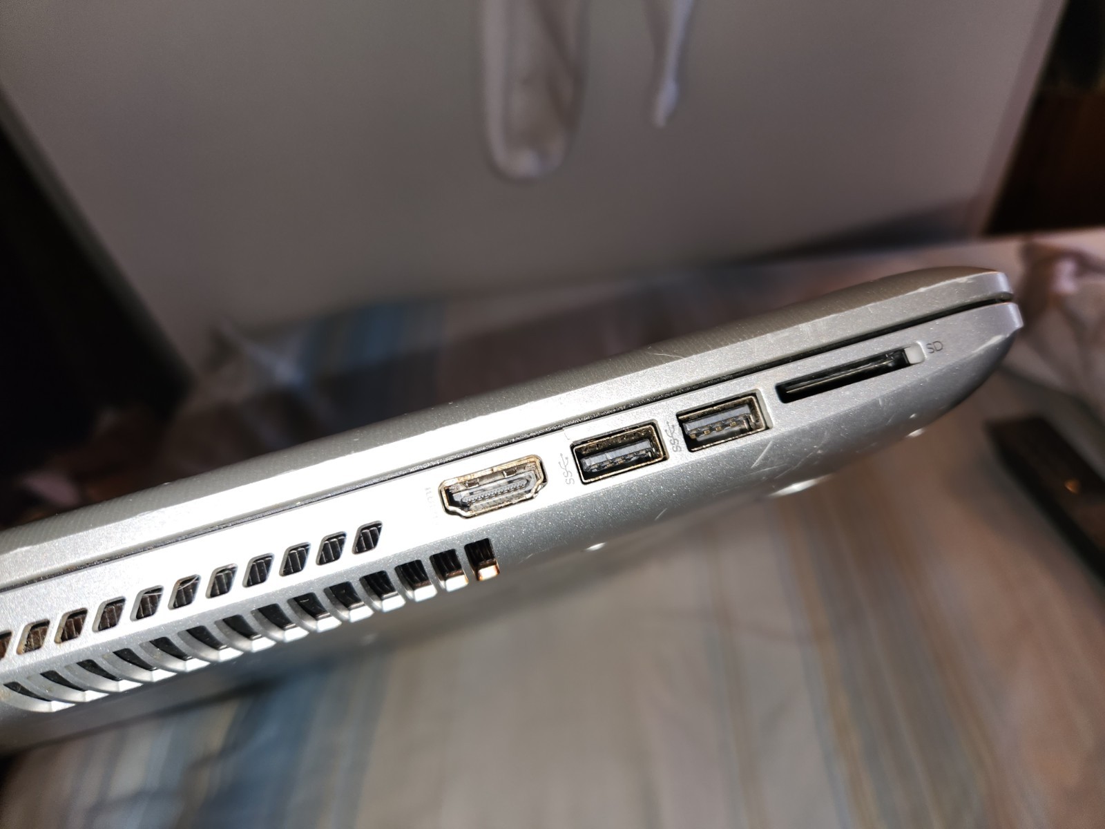 HP PAVALION 17 NOTEBOOK COMPUTER Beats Audio 8GB RAM AMD A10-5745M APU works