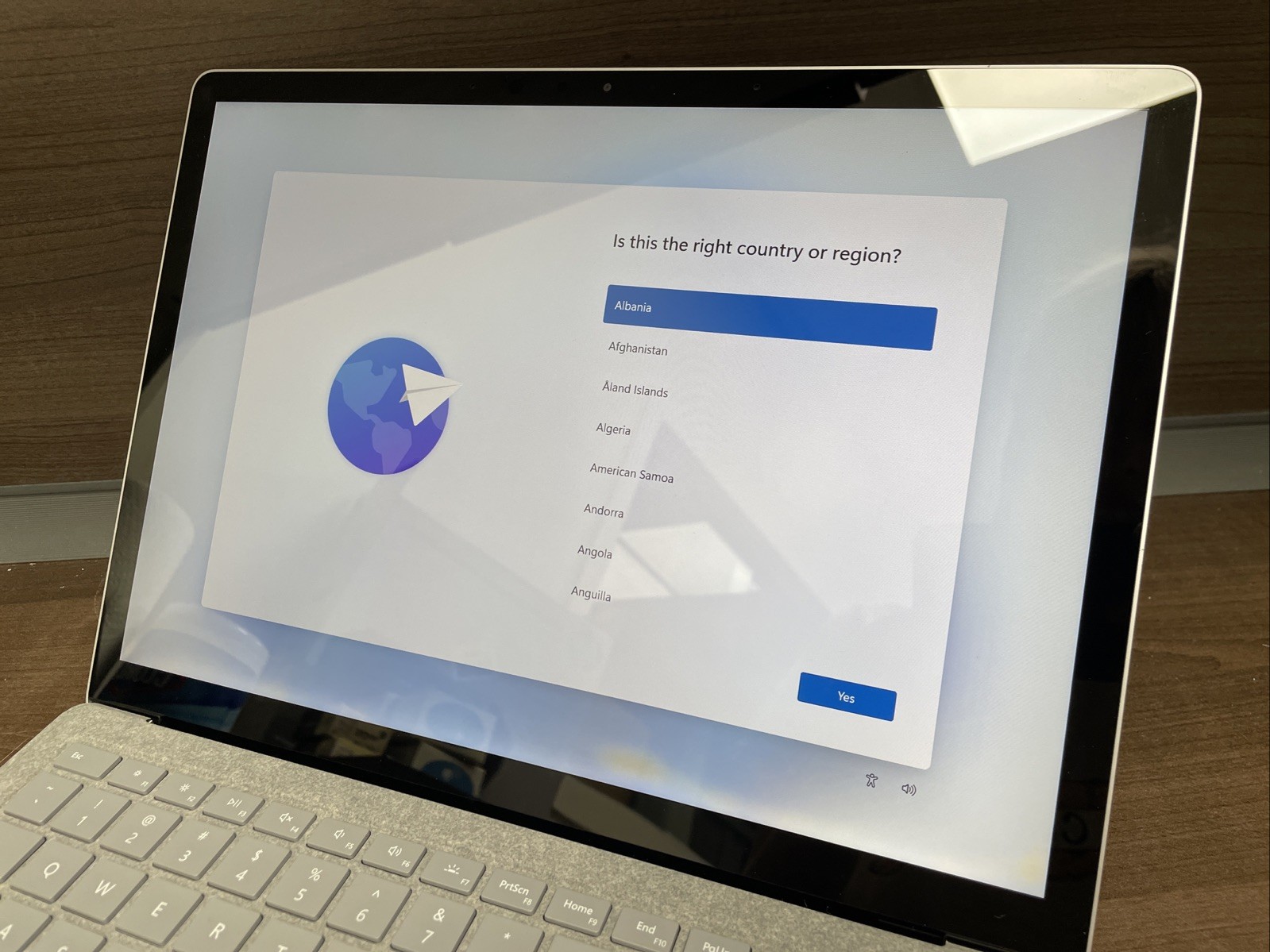 Microsoft Surface Laptop 2 13.5″ 256GB SSD, Intel Core i5 8350U, 8GB RAM