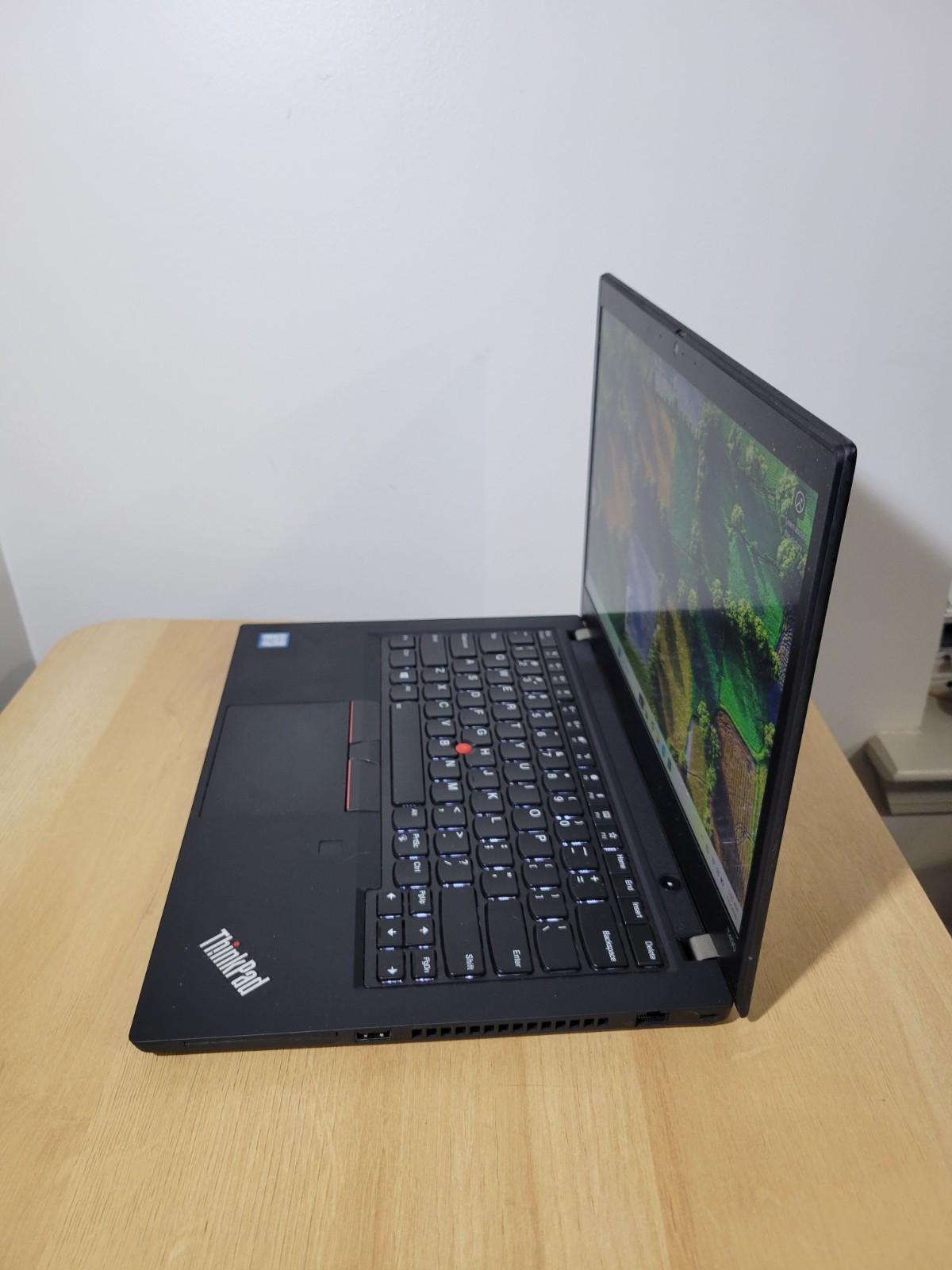 Lenovo Thinkpad T490 I5 8365U 8Gb 256Gb FHD . Very Good