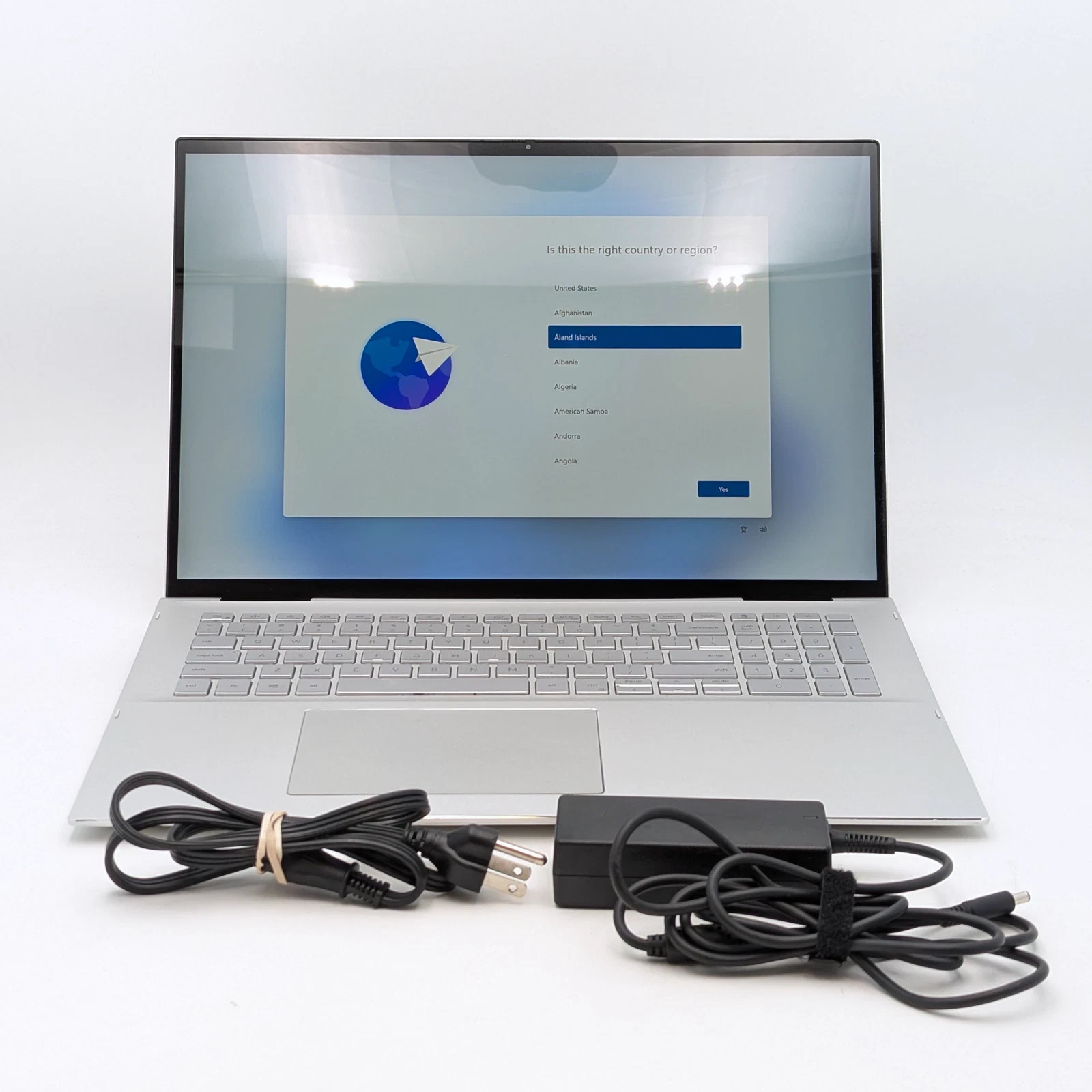 Dell Inspiron 7706 2-in-1 i7-1165G7 16GB DDR4 512GB SSD win 11 / NO CHARGER