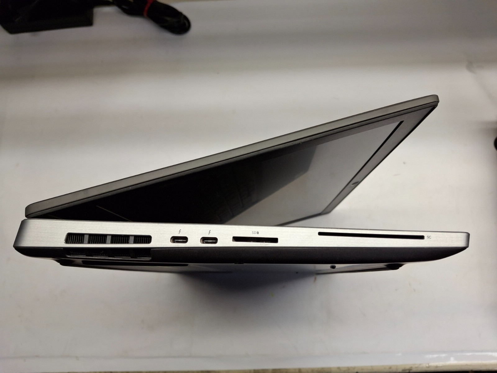 Dell Precision 7540 15.6″ Laptop Core i7-9750H 16GB RAM 512GB SSD Webcam Wifi