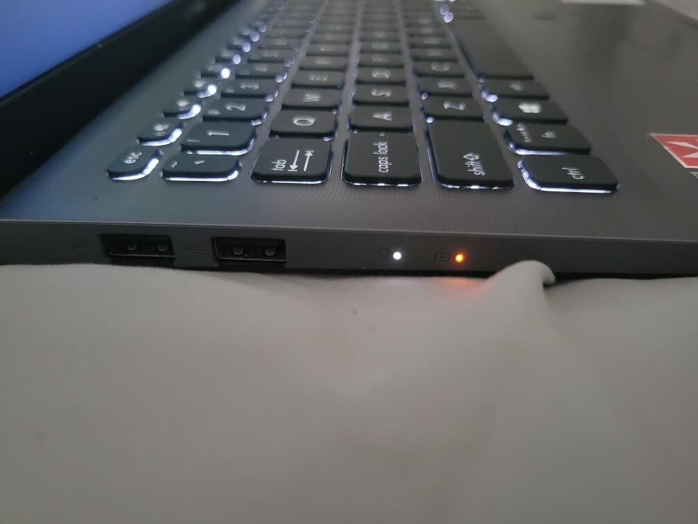 asus vivobook 15 Look At Description Below￼