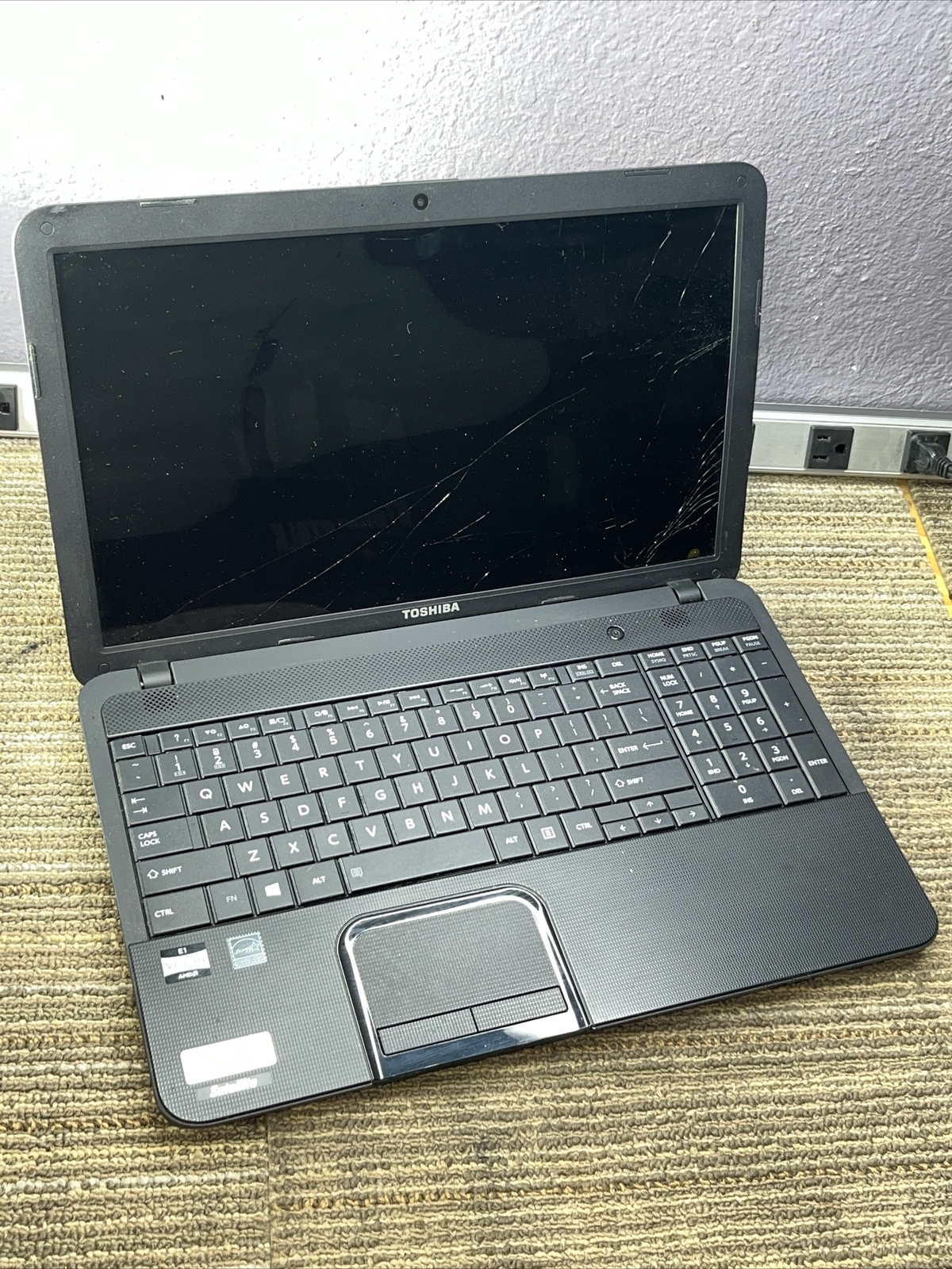 Toshiba Satellite C855D-S5344 15.6″ Laptop 729449