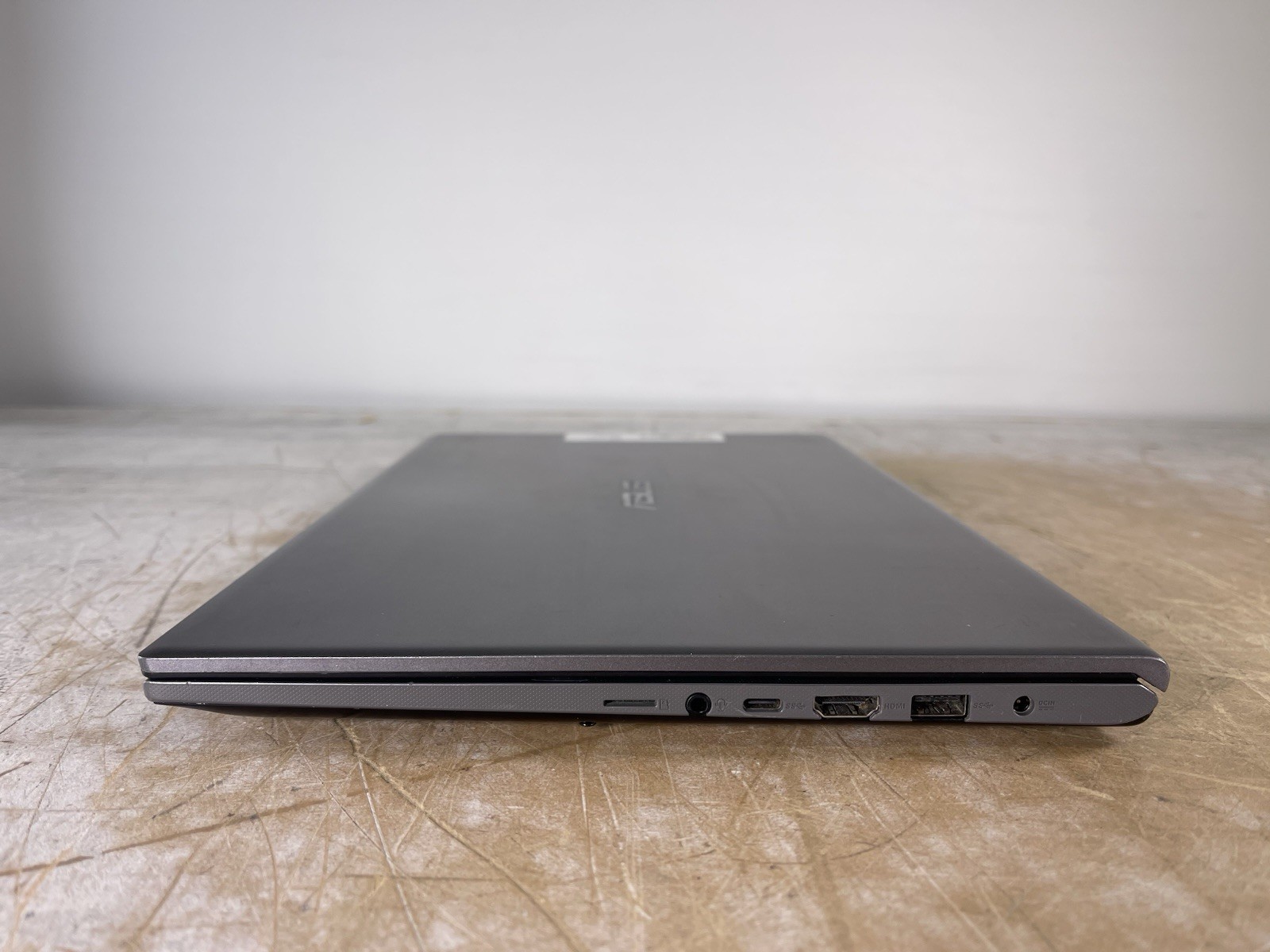 ASUS VIVOBOOK F512J i3-1005G1 @ 1.20 GHz, 12GB RAM, NO HDD/OS – (FOR PARTS)