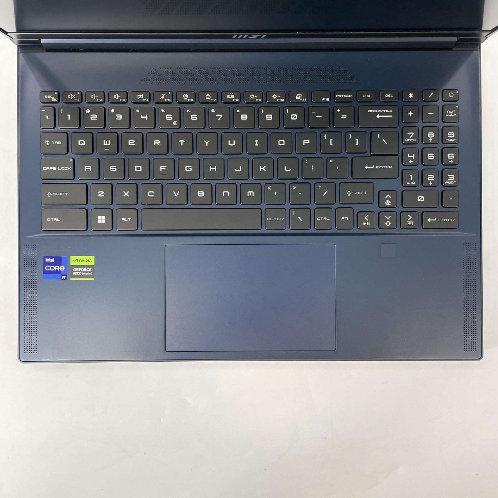 MSI Stealth 16 Studio 240Hz QHD+ 2.6 GHz i9-13900H 64GB 1TB SSD RTX 4070 Good