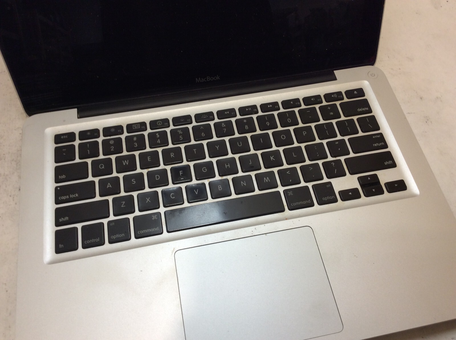 MacBook Pro 5,1 Late 2008 Laptop 13″ Intel Core 2 Duo 2.4GHz WON’T TURN ON -PP