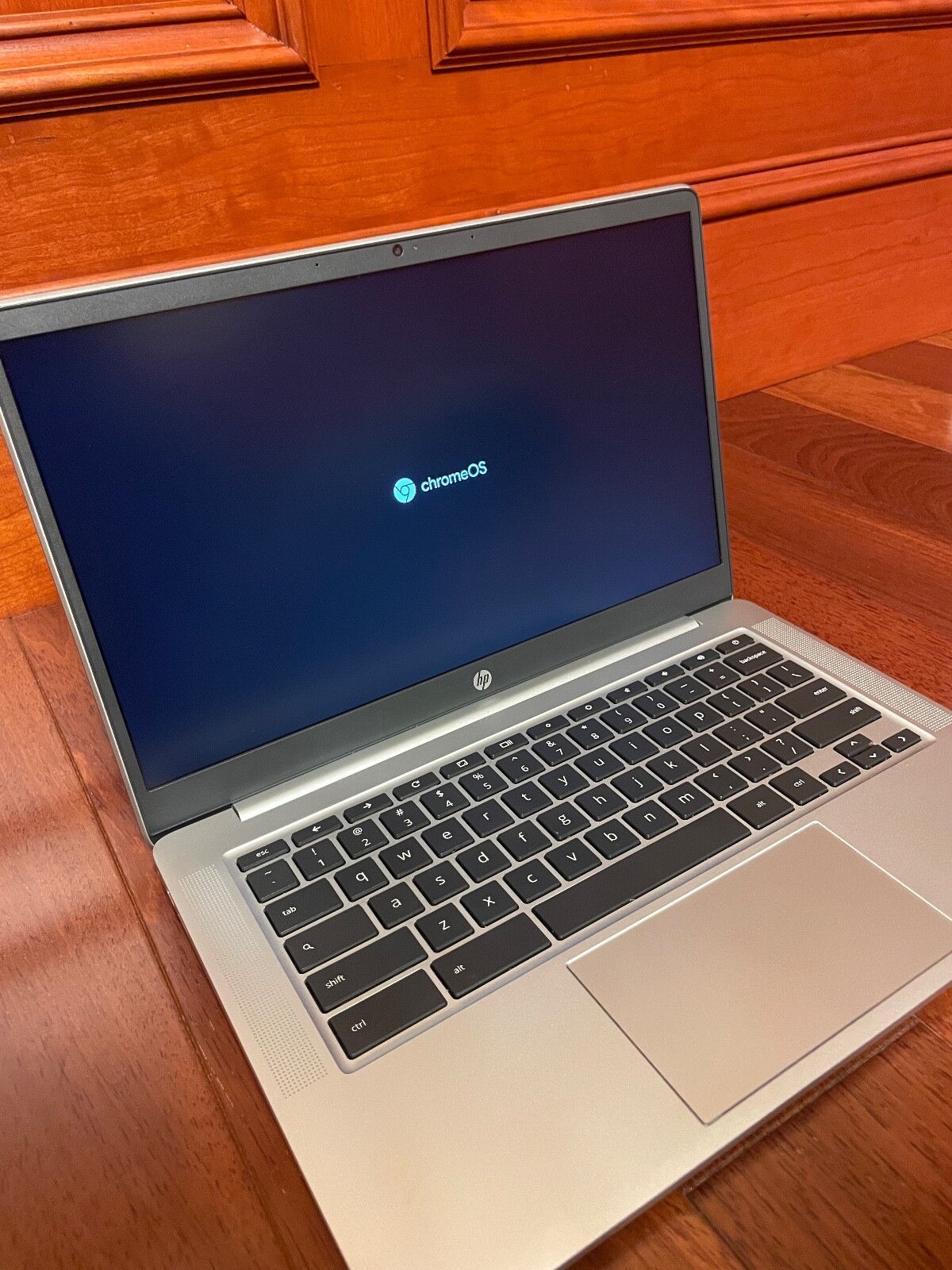 hp chromebook 14 inch, 4gb, 14a-na0023cl great working condition with charger