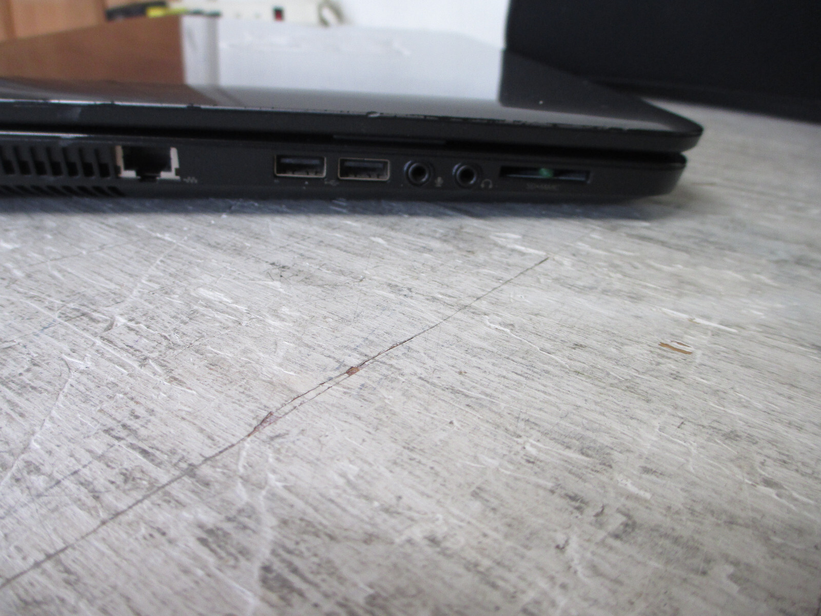 HP 2000-BF69WM Laptop 15.6” AMD E-300 1.3Ghz 4GB RAM 320GB HDD Windows 10