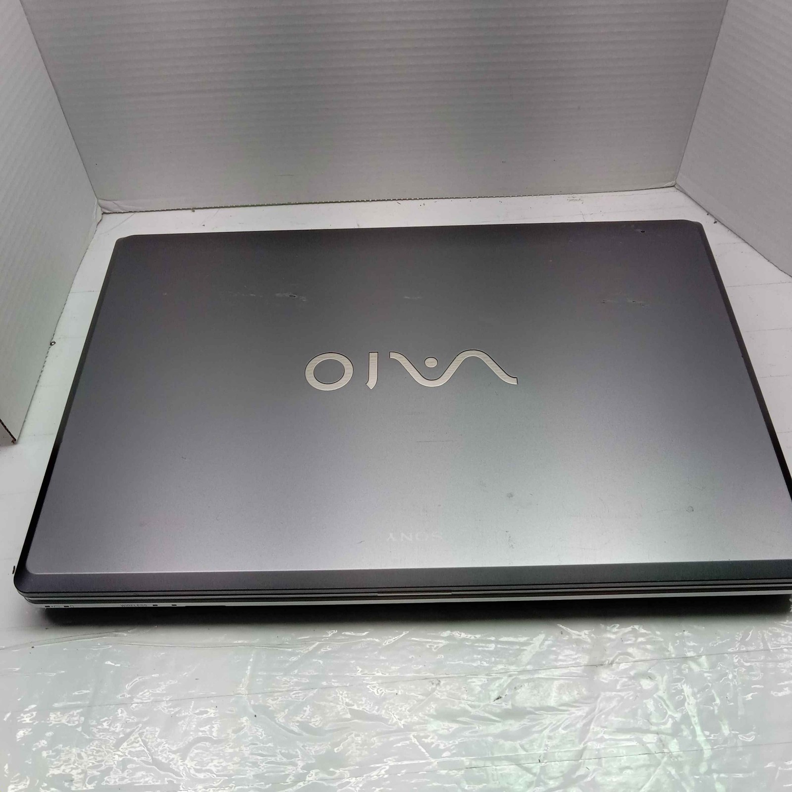 Sony VAIO VGN-AW310J 18.4″ Windows XP Laptop Intel T6500 3GB RAM 400GB Blu-Ray ^