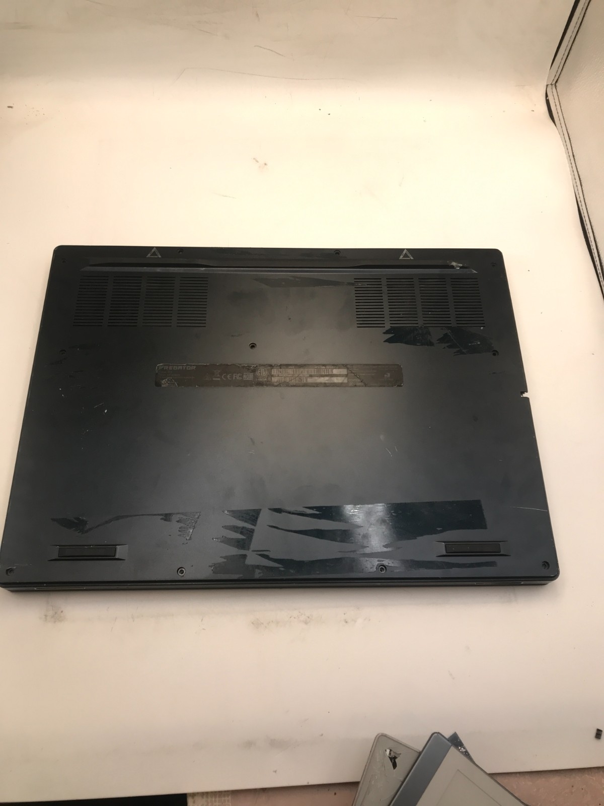 Acer Predator Triton 17X PTX17-71 17″ Intel i9-13900HX 8GB RAM RTX 4090 READ