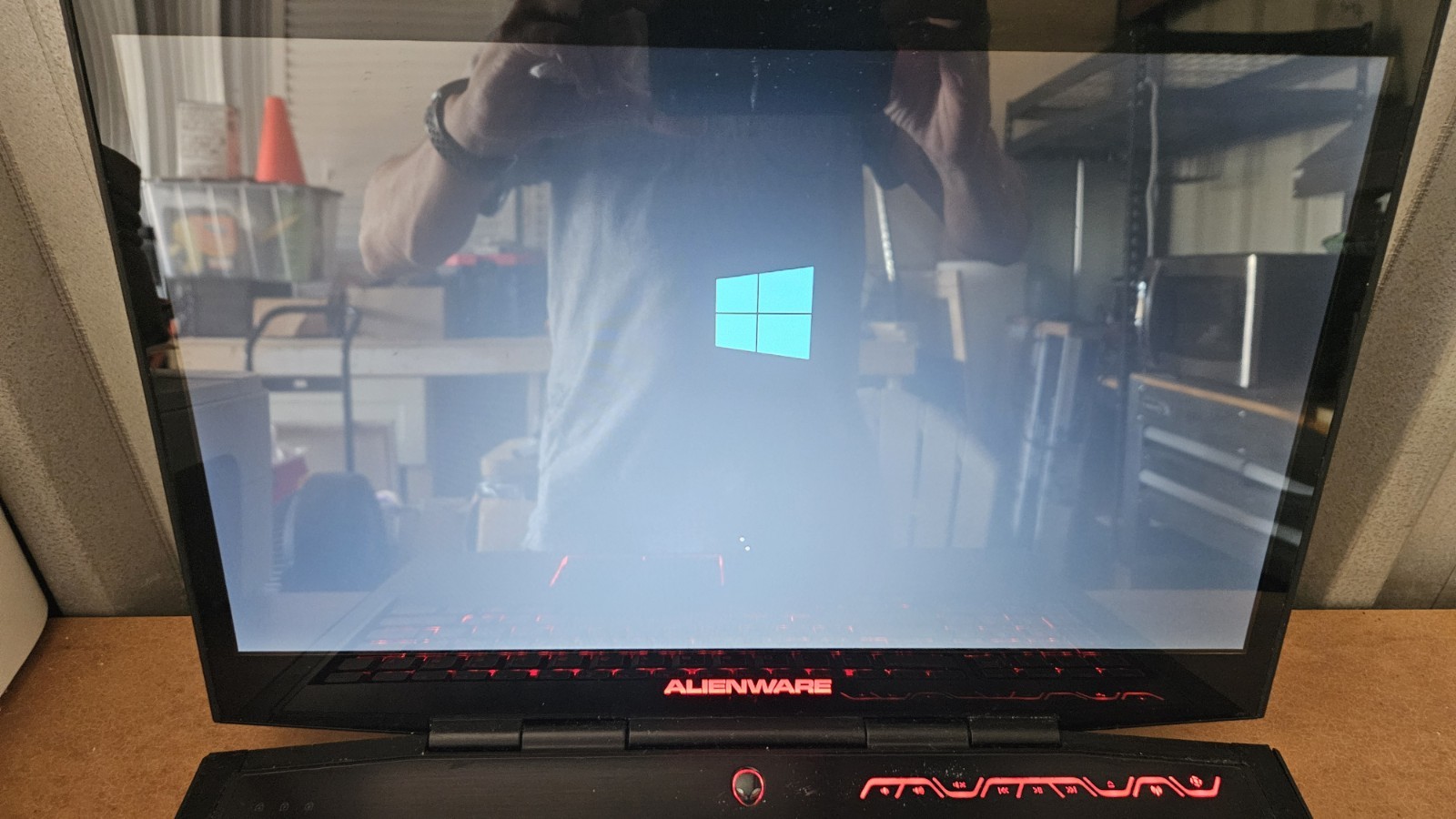 Alienware M17X R3 Laptop i7-2820QM 2GHz 4GB RAM 699GB HDD/112GB S RED