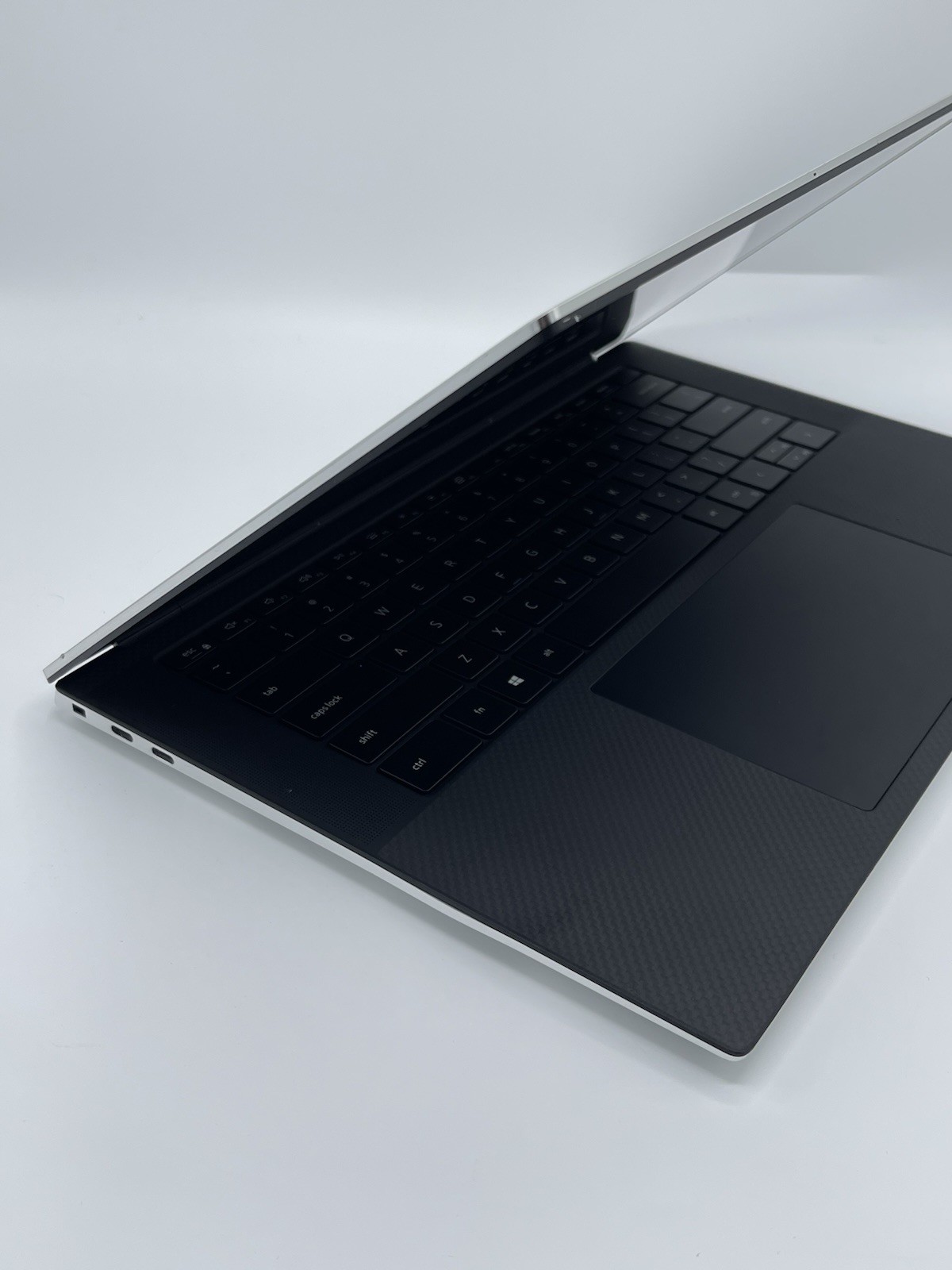 Dell XPS 15 9510 Intel i9-11900H 32GB RAM 1TB SSD Win11 RTX 3050 Ti