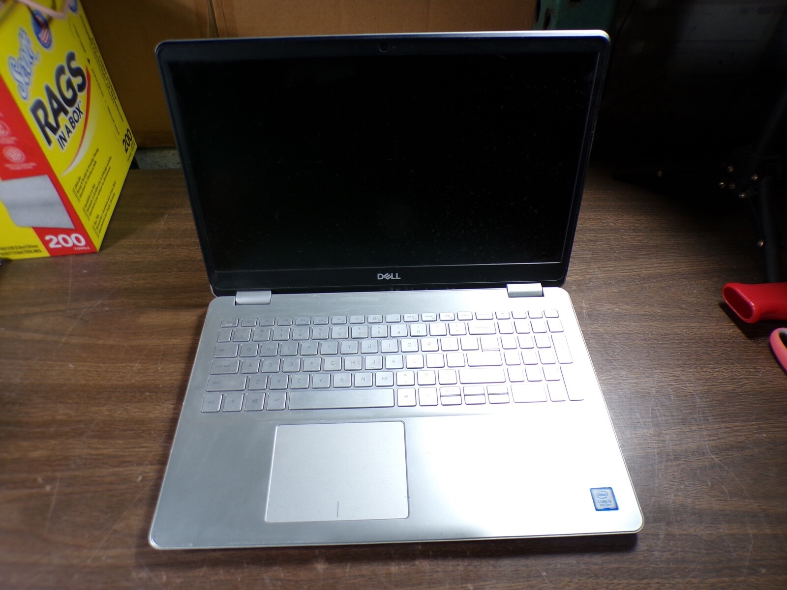 DELL INSPIRION 5584 INTEL CORE i3-8145U 2.10GHZ 8GB RAM **NO HD/ NO CADDIE