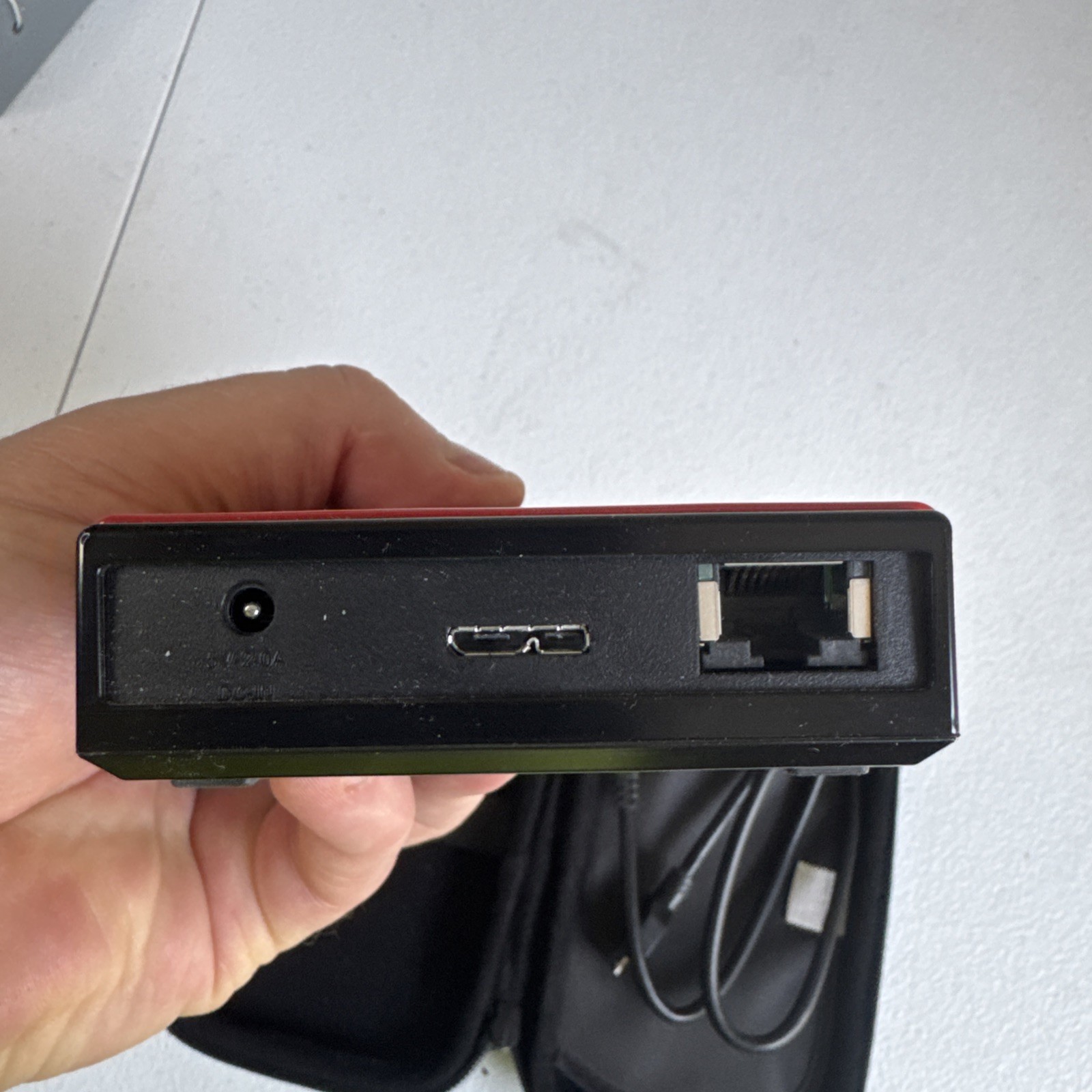 CORSAIR Voyager Air 1 TB Mobile Wireless Storage With Ethernet