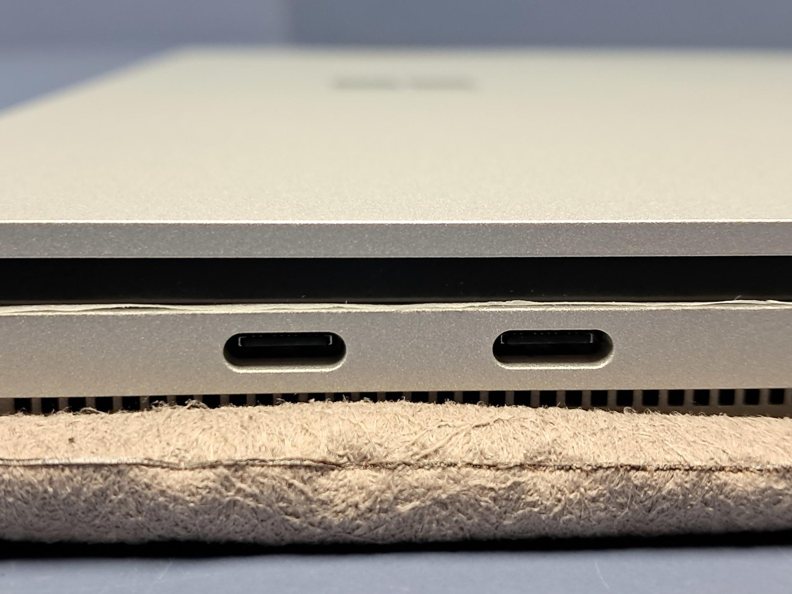 Microsoft Surface Laptop Studio i5-11300H 16GB 512GB SSD 14.4″ Touch Windows 11