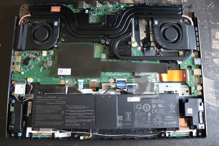 Acer Nitro 17 Gaming Laptop (N23Q4) – Dead / No Power – For Parts – 17.3″ QHD…