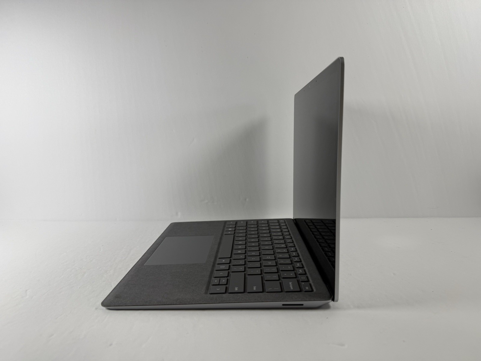 Microsoft Surface Laptop 5 13.5” 1950 Intel Core i7-1265U 16GB RAM 512GB NVME