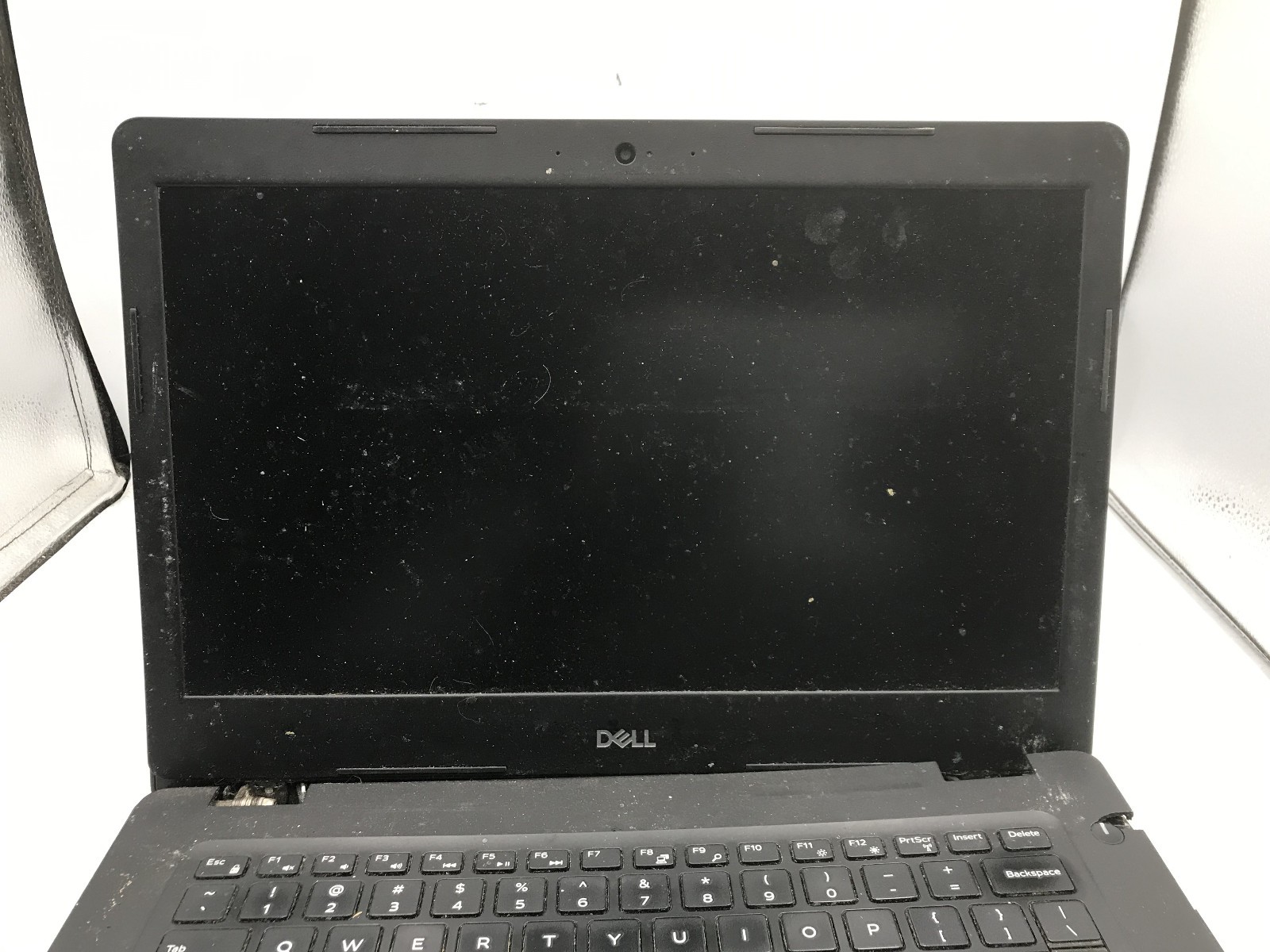 DELL LATITUDE 3490 – FOR PARTS/NO POWER – INTEL I3 8TH GEN – NO RAM – NO OS – BB