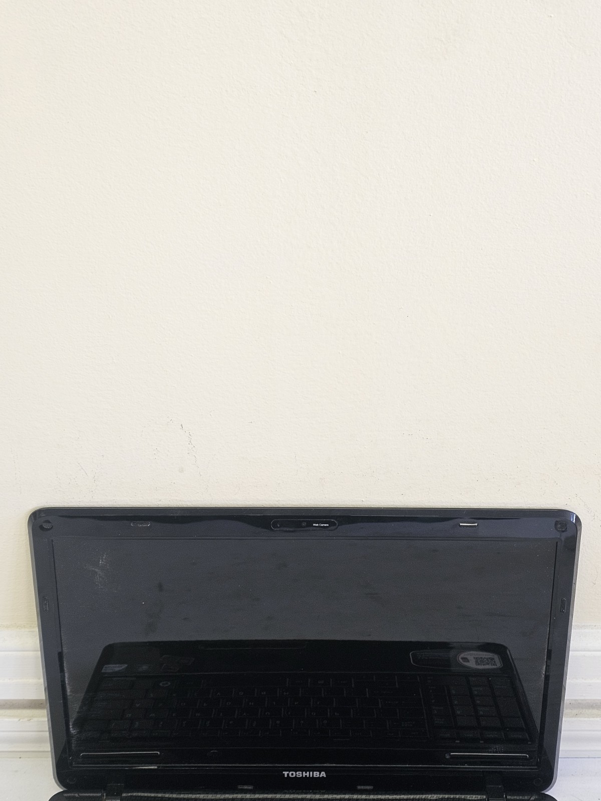 Toshiba Satellite L655-S5150 Laptop – Intel Pentium P6200 – NO BATT NO OS READ