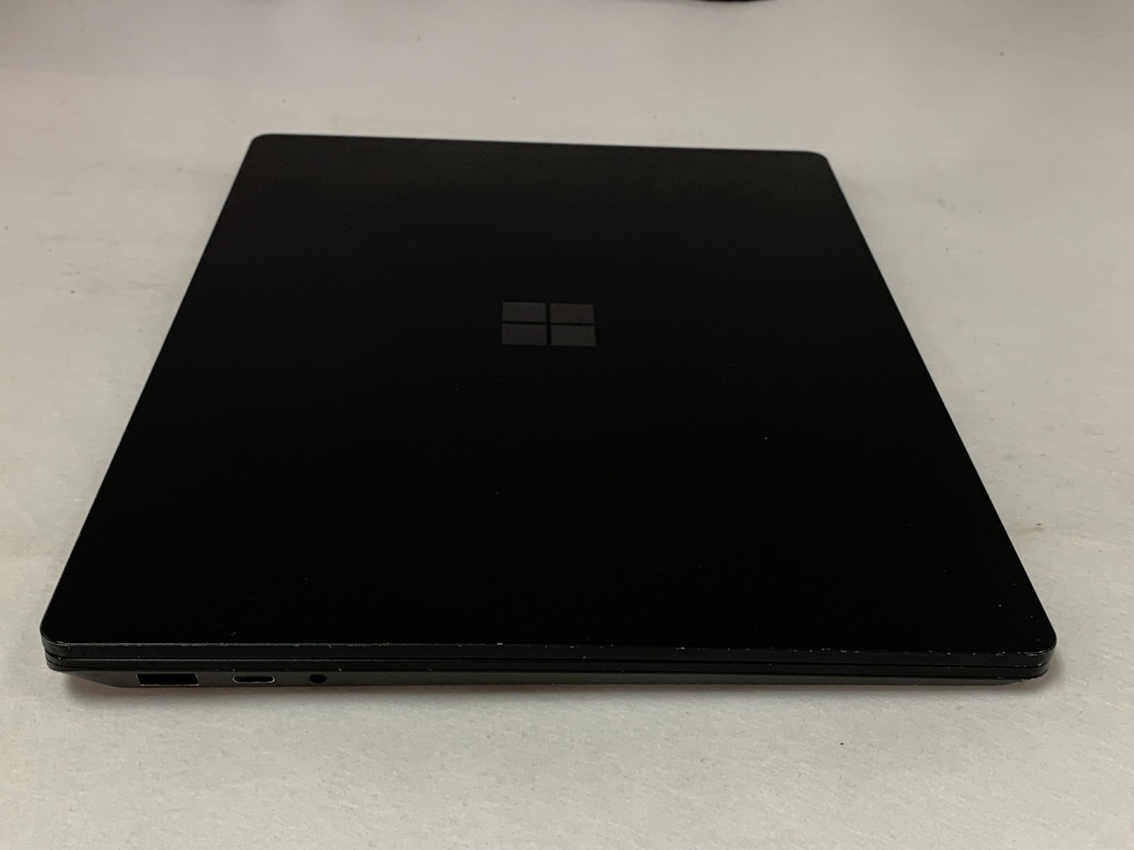 Microsoft Surface Laptop 4 i5-1145G7 2.6GHz 16GB 128GB NVMe W11P Mod. 1951 Read