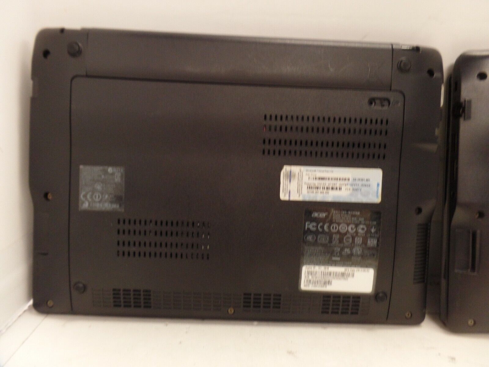 Lot of 2 Acer Aspire V5/ Acer one 11.6″ Laptops **AS IS PARTS NOT WORKING READ**