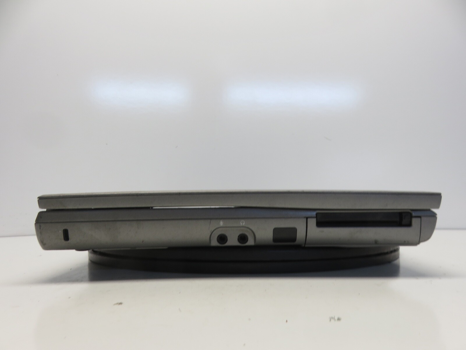 Dell Latitude D610 Pentium M 06D8 1.86GHz 1 GB NO HDD No Batt