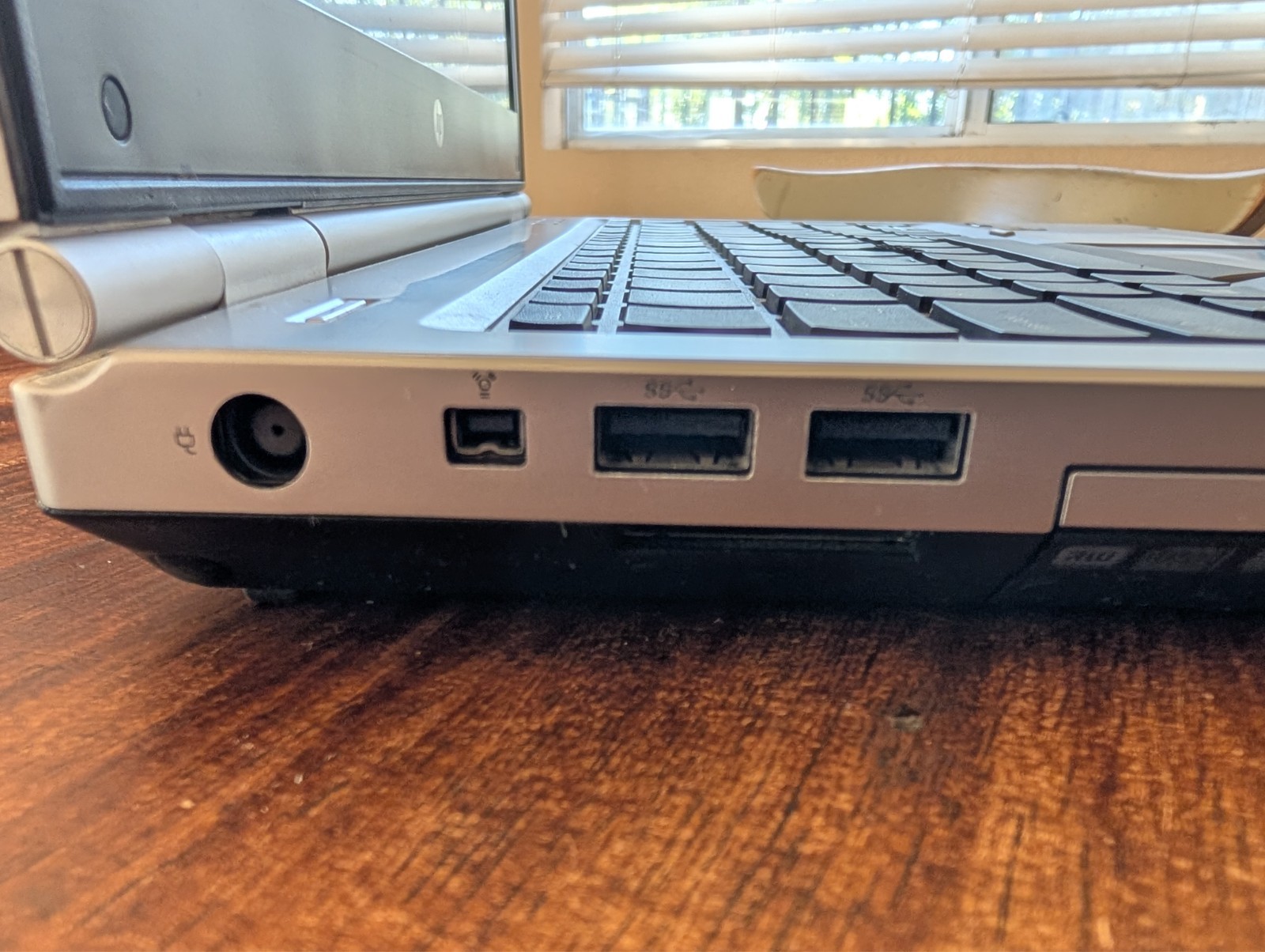 HP EliteBook 8470p i7 8GB 240GB SSD Radeon Win10 Laptop Bundle Dock 2 Batteries