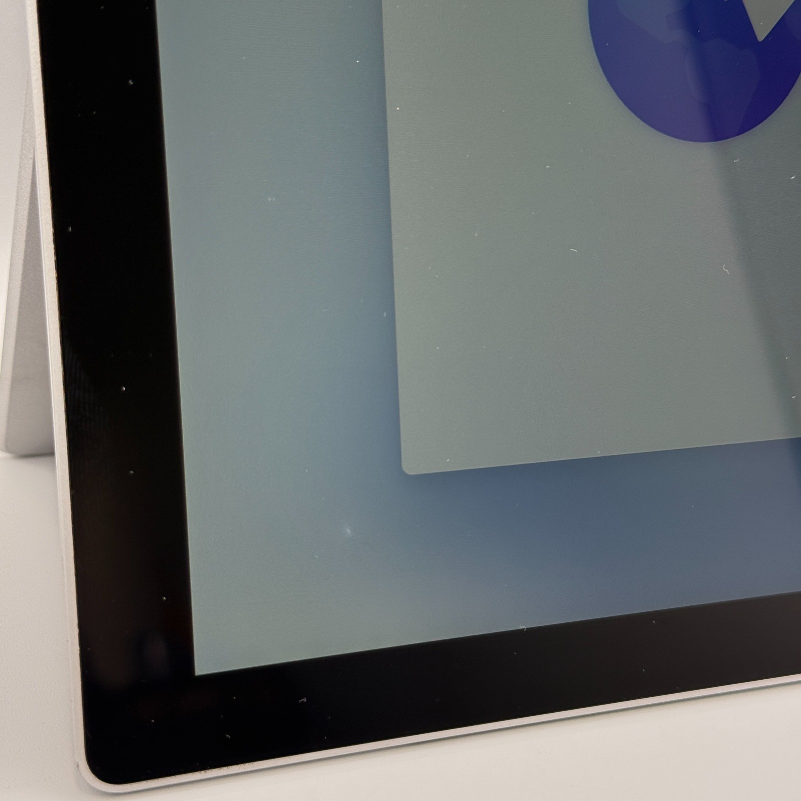 Microsoft Surface Pro 6 1796 i7-8650U 8GB RAM 256GB SSD 12.3″ Win11 Pro Tablet