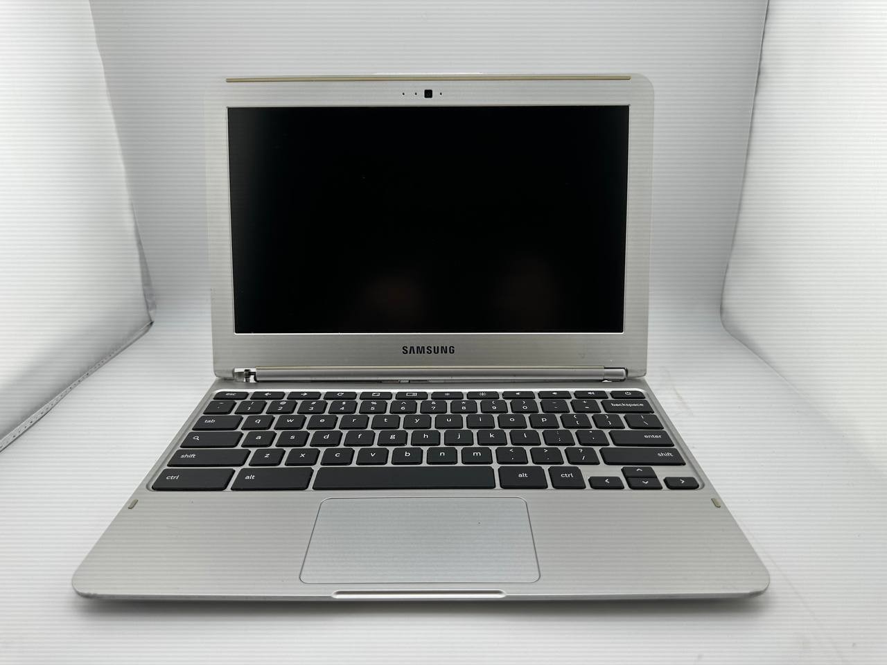 Samsung Chromebook XE303C12 11.6″ Laptop For Parts Repair 035-2