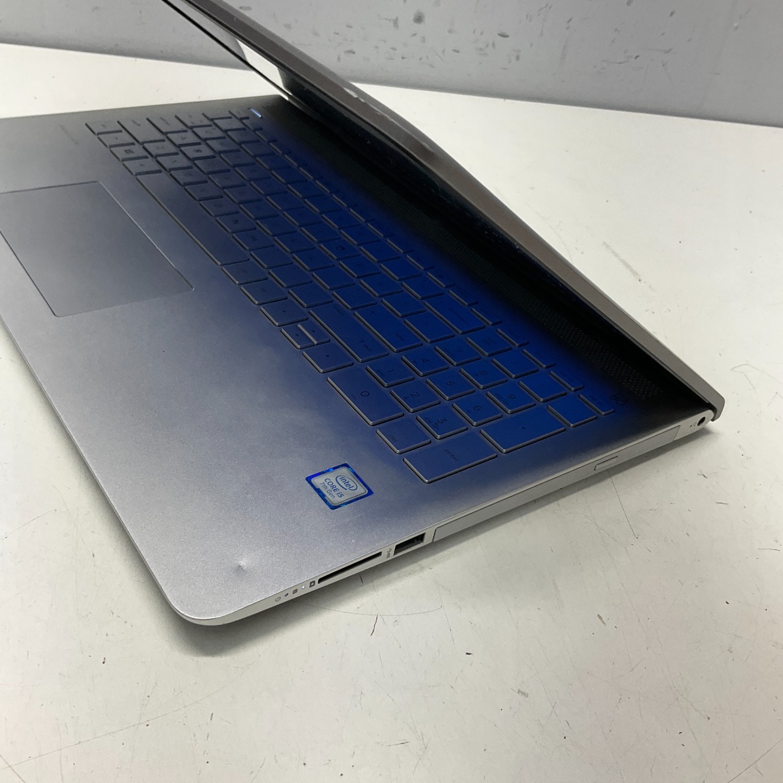 HP Pavilion 15-cc057cl Intel i5-7200U 8GB RAM 1TB HDD Windows 10 Pro Laptop