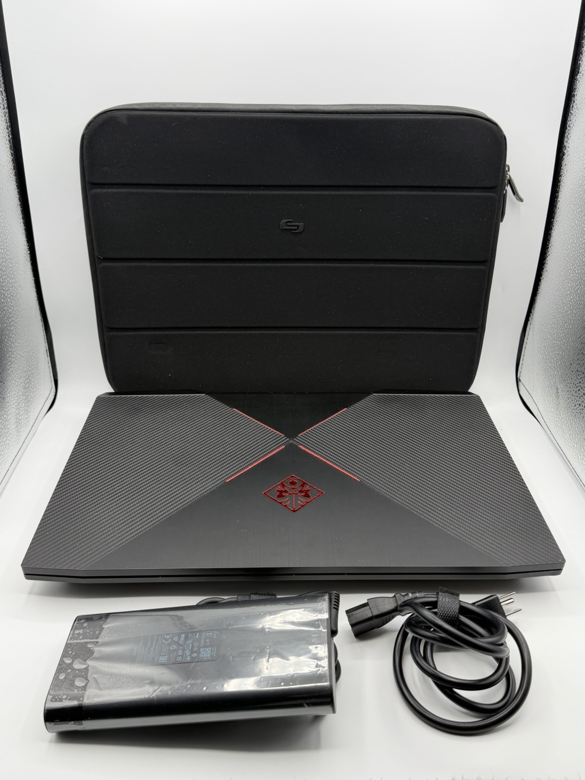 HP OMEN 17 17.3” 17-an012dx Laptop – RX 580 – i7-7700HQ – 12GB RAM – 2TB SSD