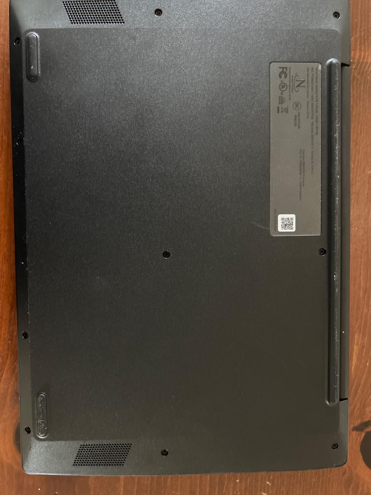 Lenovo chrome book small travel size or work chrome book smooth