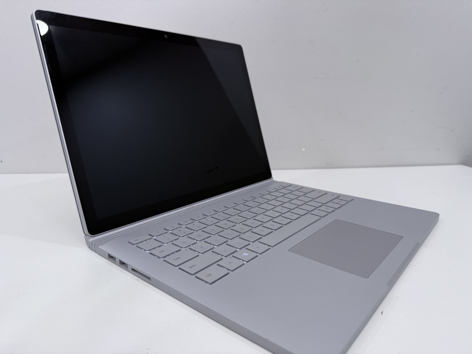 Microsoft Surface Book 2 i7-8650U 16 GB RAM 512 GB Win 10 Pro GeForce GTX 1050 2