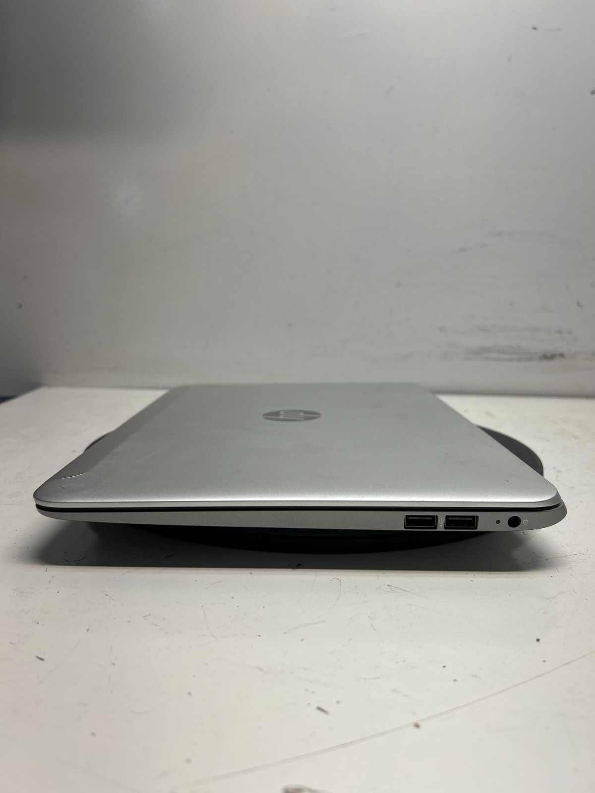 HP 14-z010nr AMD A4 Mirco-6400T + AMD Radeon 3 1000MHz 2GB Ram 32GB eMMC No OS