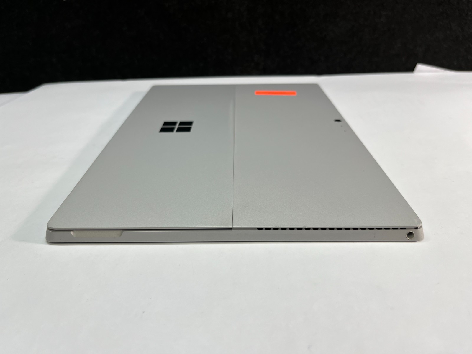 Microsoft Surface Pro 4 1724i5-6300U@2.4 GHZ 4GB RAM 128 GB NVME Win 11 PRO