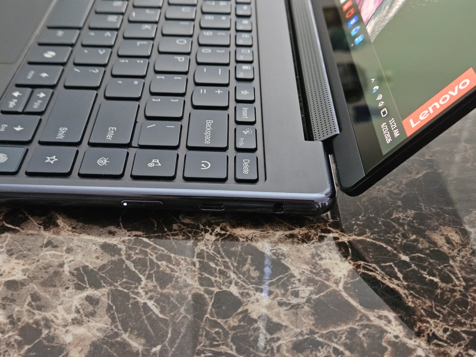 Lenovo Yoga 9i 2-in-1 14-inch 2.8K OLED