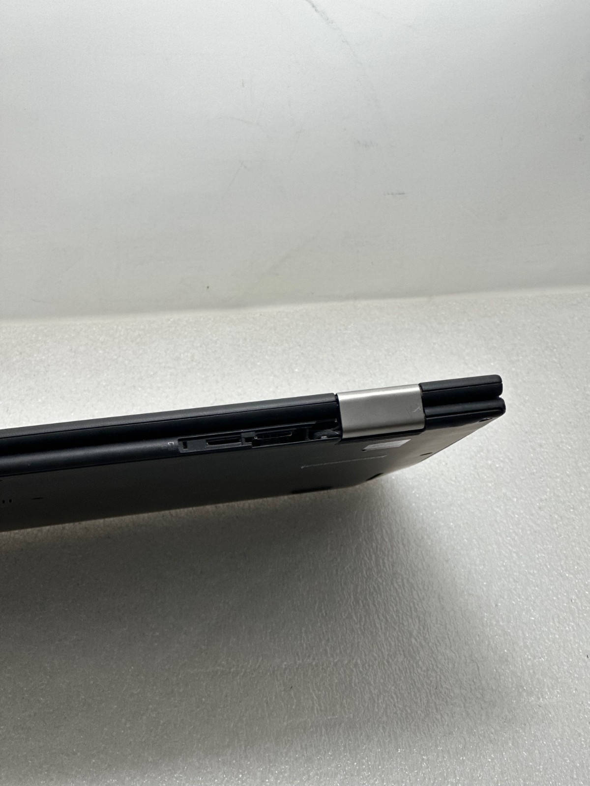 Lenovo ThinkPad 20JES4FN01 X1 Yoga 2nd Gen Intel i7 7600U 512GB 16GB Webcam Qty8