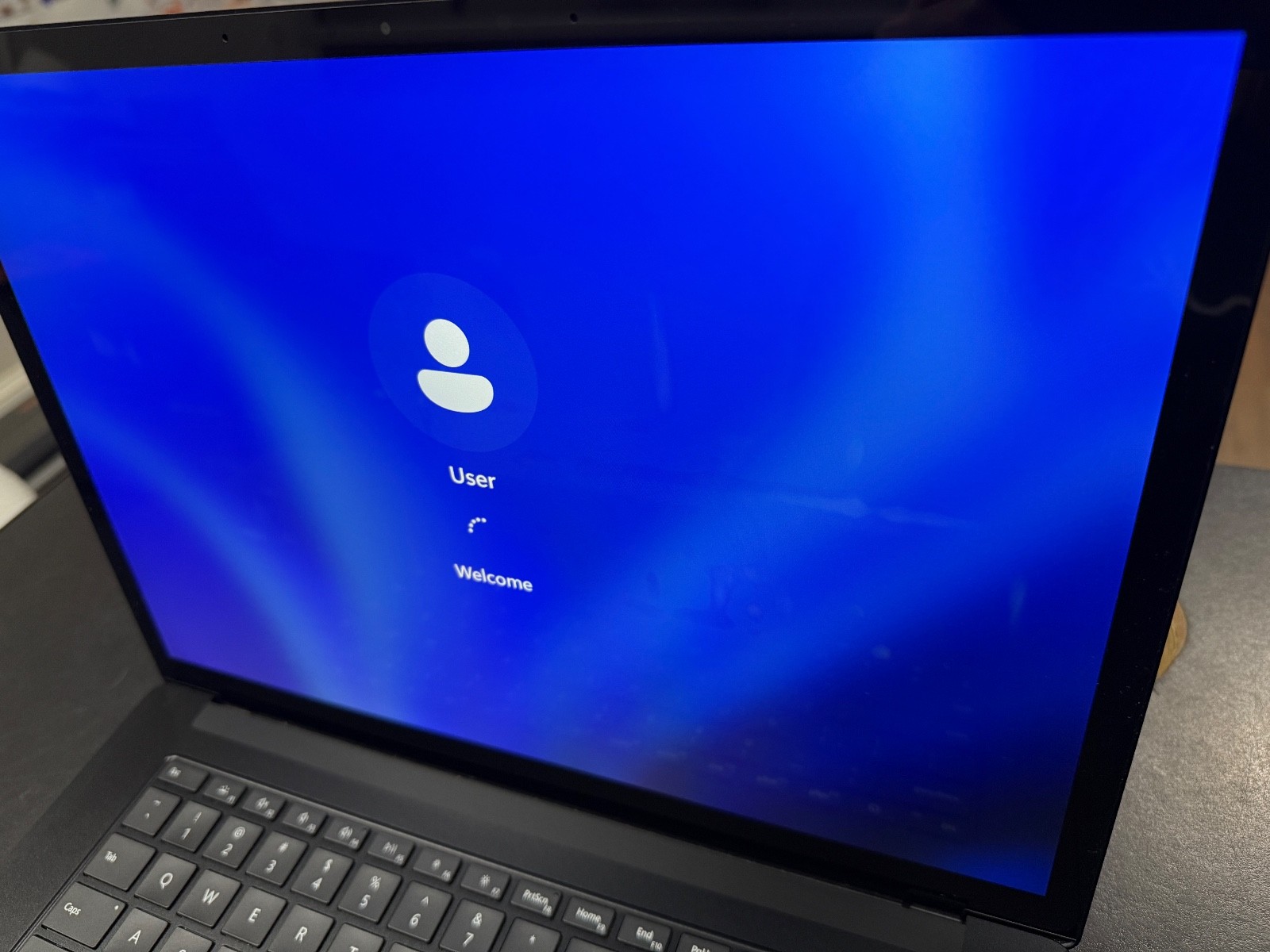Microsoft Surface Laptop 3 1872 1.20GHz i5-1035G7 8GB RAM 256GB SSD Win 11 -READ