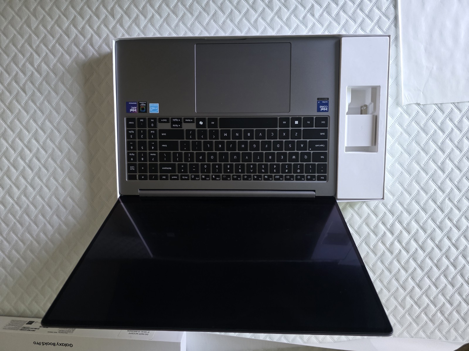 Samsung Galaxy Book5 Pro 16 Inch Intel Core Ultra 7 16GB 1TB SSD Gray Touch New
