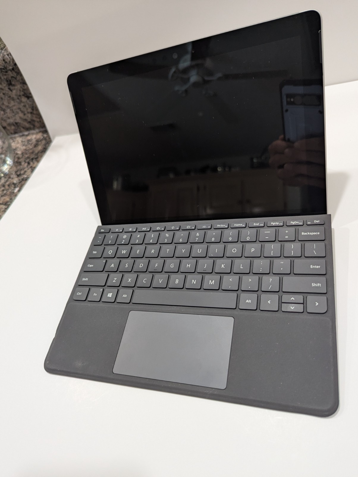Microsoft Surface Go 10″ 2-in-1 Tablet Laptop (Model 1825, LTE cellular &wi-fi)