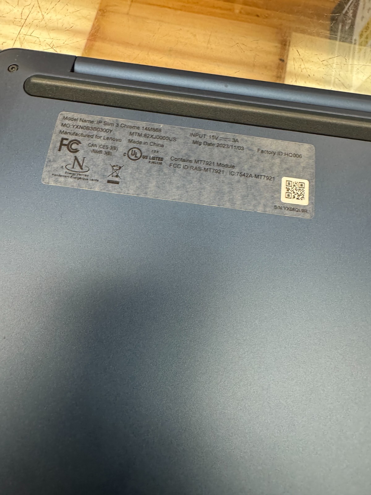 Lenovo IP Slim 3 Chrome 14M868 Chromebook – 14″ FHD Touchscreen